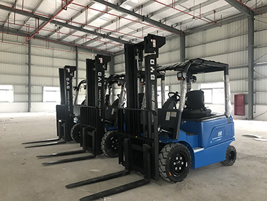 感謝蔡總的大力支持，再次購買3+1臺(tái)比亞迪叉車，祝：生意興??！